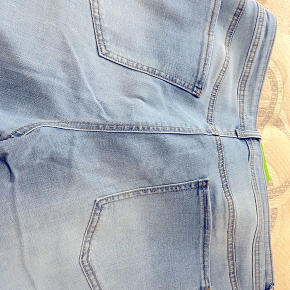 NWT SO size 17/33W low rise slim bootcut jeans. - Picture 4 of 8